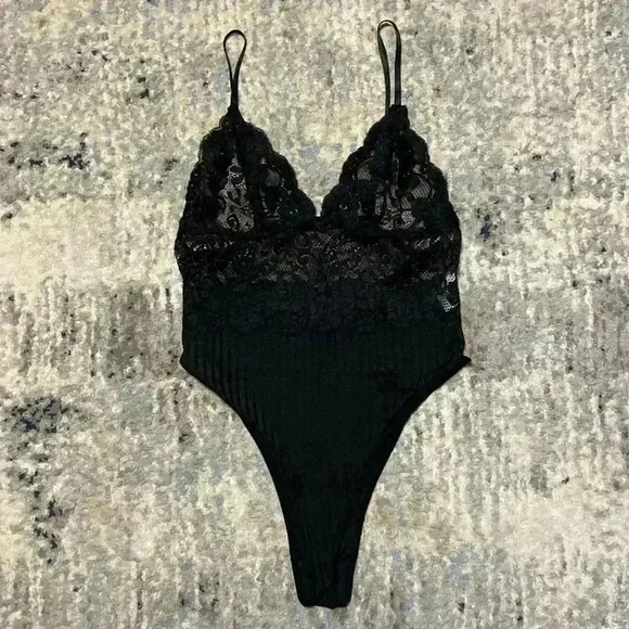 Black Lace Lingerie Size Medium - Picture 2 of 3